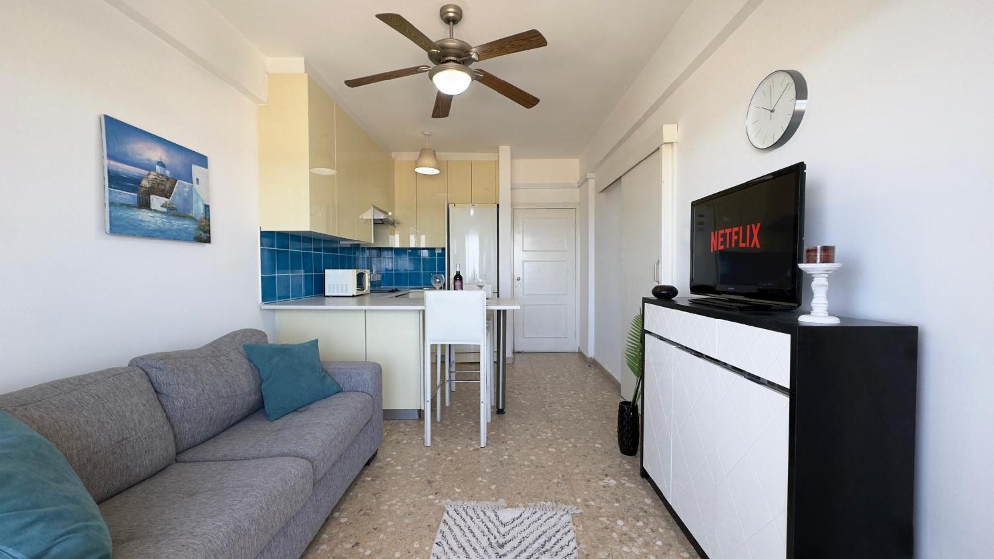 Kolonaki Seaview 1bdr Finikoudes Appartement Larnaca
